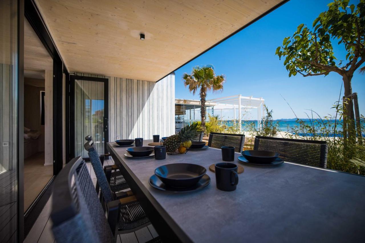 Arcadia Eco-Luxe Mobile Homes With Infinity Pool By Oiko Collection Privlaka  Buitenkant foto