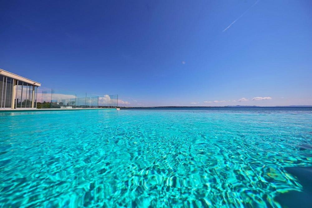 Arcadia Eco-Luxe Mobile Homes With Infinity Pool By Oiko Collection Privlaka  Buitenkant foto