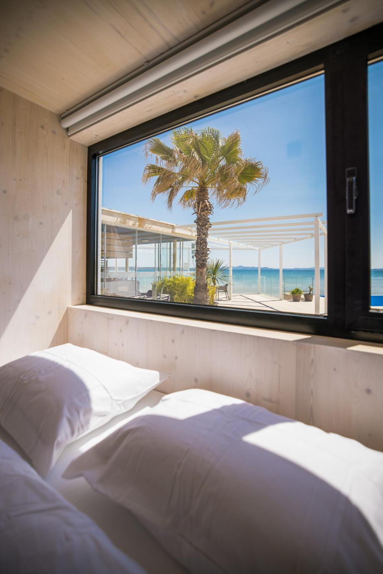 Arcadia Eco-Luxe Mobile Homes With Infinity Pool By Oiko Collection Privlaka  Buitenkant foto